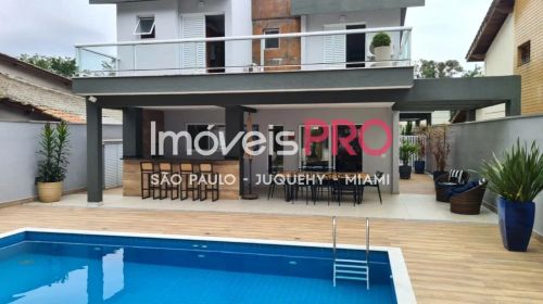 Linda casa em Riviera de São Lourenço com 4 dormitórios e piscina