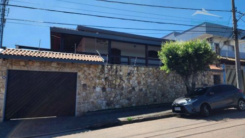 Sobrado com 4 dormitórios à venda, 382 m² por R$ 1.550.000,00 - Jardim Florestal - Jundiaí