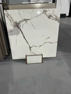 Piso semigres 82 x 82 Calacata 