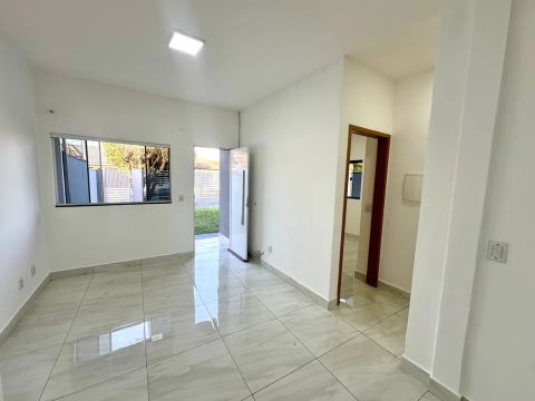 Casa com 2 Quartos em Condomínio Fechado, bairro Recanto dos Pássaros, Cuiabá MT 