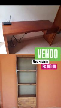 Mesa e Estante de Madeira - R$ 800,00