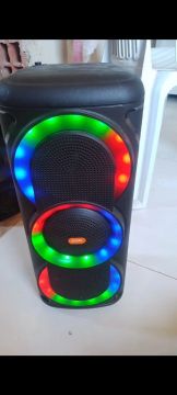 Caixa de Som Bluetooth com Luzes LED
