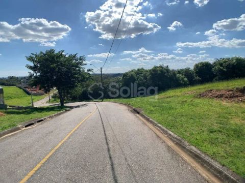 Terreno á venda no Condomínio Santa Isabel II em Louveira, interior de São Paulo.