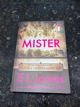 Mister - EL James - Capa Comum