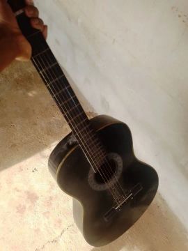Violão acústico preto