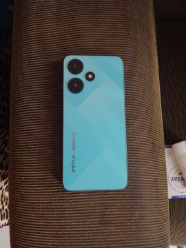 Vendo esse celular semi novo sem nenhum defeito pra mais informações chama no Messenger 12