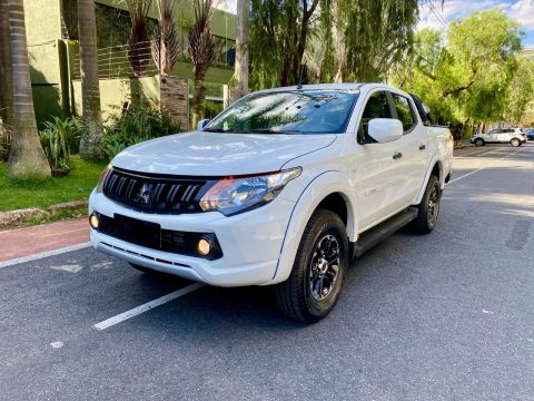 L200 TRITON 2.4 TURBO-4X4 DIESEL- 2023