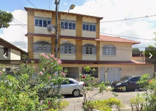 VENDE-SE CASA EM EXCELENTE LOCALIZAÇÃO 