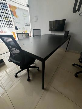 Mesa de Escritório Executiva em Ótimo Estado