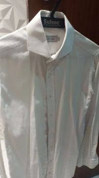 SUPER OFERTA! APROVEITE! Camisa social branca da Aduana.