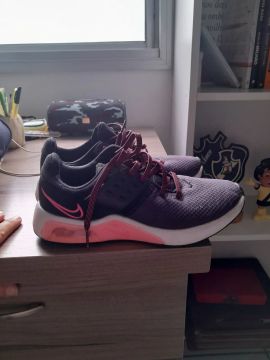 Tênis Nike Feminino Preto e Rosa - Tamanho 37