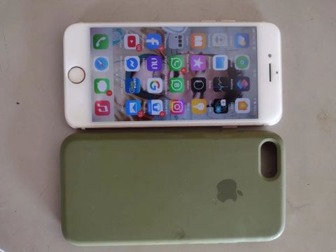 Vendo iPhone 7 bem conservado sem defeito 256 gb de memória saúde da bateria 100%