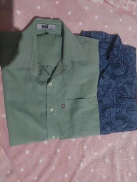 Duas camisas masculina