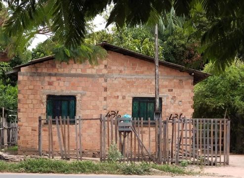 Vende-se terreno na av Principal do nova cidade 