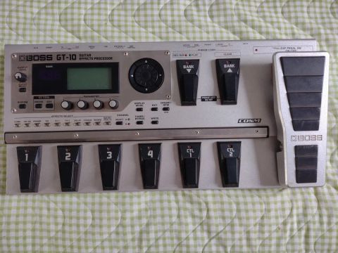 Pedaleira Boss gt10 