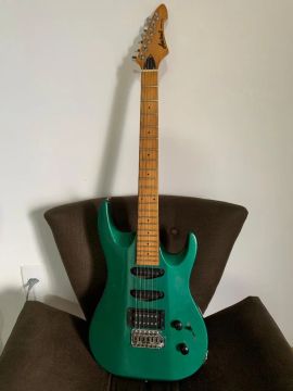 Guitarra Ario Pro II com tarraxas c/ trava