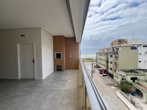 Apartamento alto padrão em Laguna, 3 suítes, vista mar, novo. Parcela em 24x