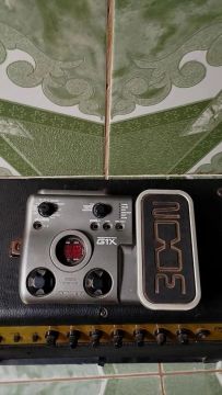 Zoom G1X Multi-Efeitos para Guitarra