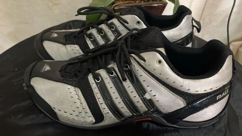 Tênis Adidas  - Tamanho 40