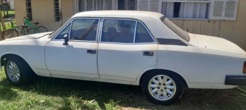 Opala diplomata 4cc todo original doc em dia bater chave  e rodar