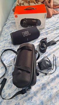 Vendo caixa jbl nova na caixa