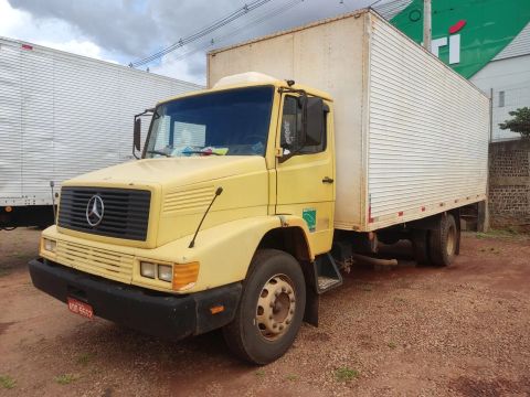 Caminhão Mercedes-Benz 1214  Baú 
