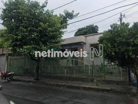 Casa residencial à venda no bairro Prado com 175 m² e 3 dormitórios/quartos.