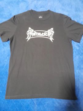 **Camiseta Metallica** - Tamanho M - 