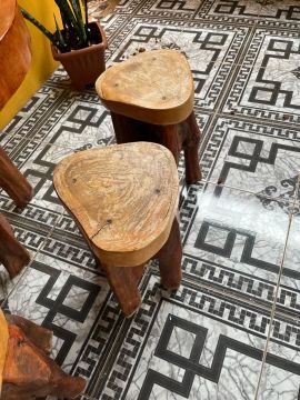 Mesa rústica cerejeira