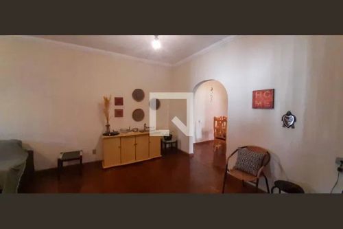 Casa à Venda - Centro, 4 Quartos, 158 m2
