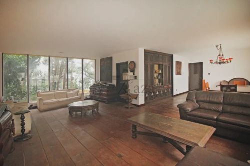 Oportunidade - Casa De Rua Fechada - Alto de Pinheiros - 4 Suítes - 400m².