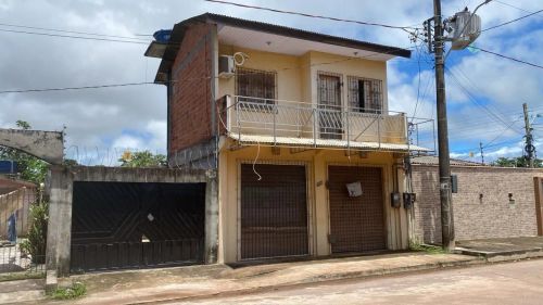 Casa com ponto comercial 