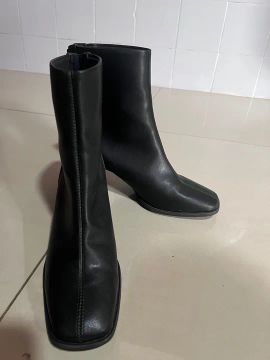 Lindíssima Bota de couro nova 