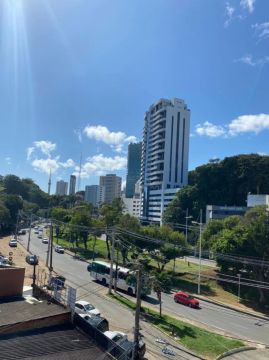 Aluga-se um apartamento pequeno de frente para Garibaldi - Rio Vermelho
