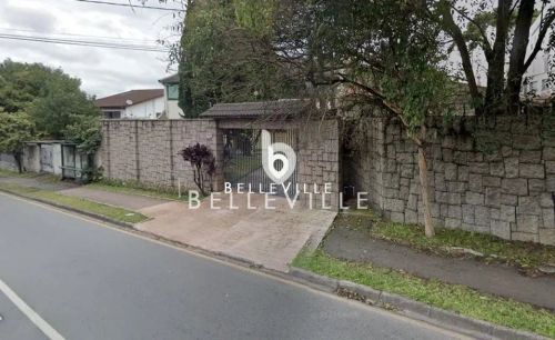 Sobrado à venda no Ahú, próximo a Justiça Federal com 5 Quartos, sendo 3 suítes