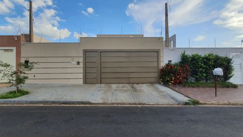 Casa no Jd das Oliveiras 2 de 186 m² com Garagem e Área gourmet em Brodowski-SP