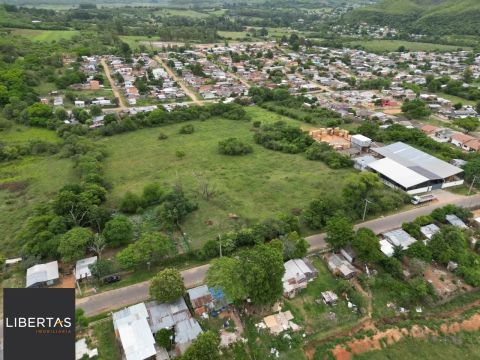 Terreno com 23.736 m² por R$ 3.000.000,00 na Av. Marechal Mallet - Prado - Santa