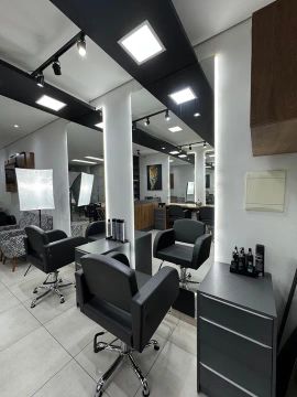 Oportunidade para Cabelereiro(a) profissional com experiência!!!