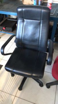 Cadeira de Escritório Giratória com Rodinhas