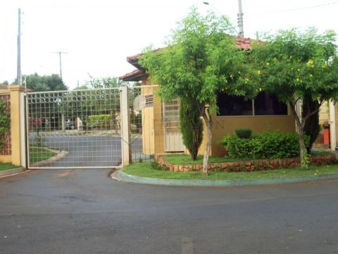 Casa em Condomínio Fechado, 3 Quartos, 1 Suíte, 121 m², Parque São Sebastião