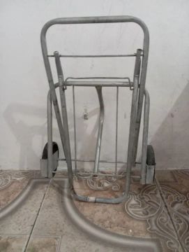 Carrinho de mão dobrável - ideal para organização!