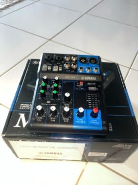 Mesa de Som Yamaha MG06 6 Canais