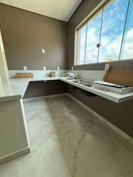 CASA PARA LOCAÇÃO NO BAIRRO SANTA MATILDE!