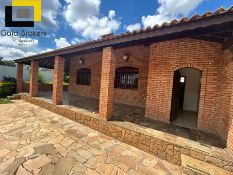 Casa espetacular de 5 Quartos com 3 Suítes e 10 Vagas de Garagem no Jardim Boa Vista, Jund