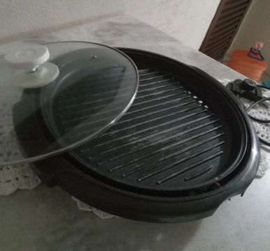 Grill Elétrico com Tampa de Vidro