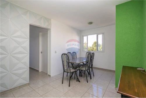 Apartamento de 2 quartos, em Almirante Tamandaré, valor de R$ 850,00.