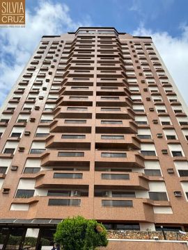 Apartamento amplo, 3 dormitórios (uma suíte), andar alto, sol da manhã Ref.:535