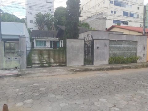 Imóvel para venda tem 250 metros quadrados com 3 quartos em Centro - Aracruz - ES