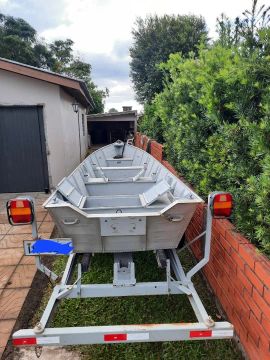 Barco, caretinha + motor