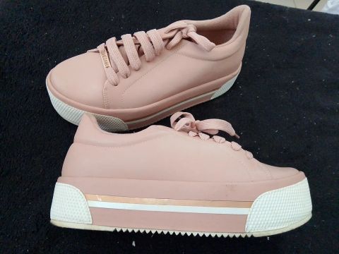 Tênis plataforma rosa Vizzano 